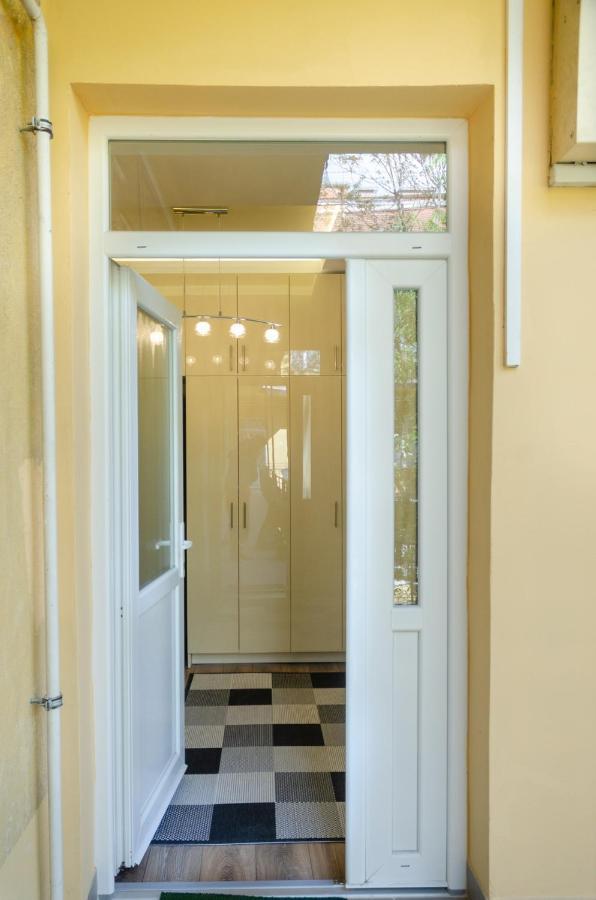 Lejlighed 3 En Bedroom Flat In The Main Centre For 6ppl, 3bdr,3bthr,ac Budapest