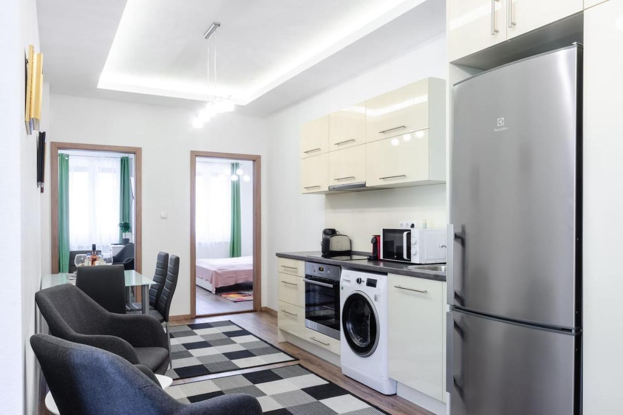 Apartamento 3 En Bedroom Flat In The Main Centre For 6ppl, 3bdr,3bthr,ac Budapeste